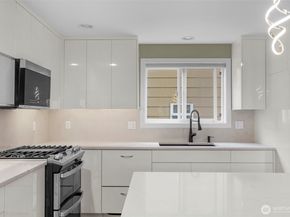 2118 W Ruffner Street, Seattle WA 98199