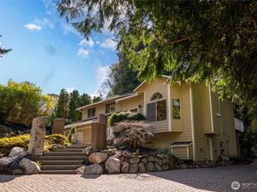 8608 Main Street, Edmonds WA 98026