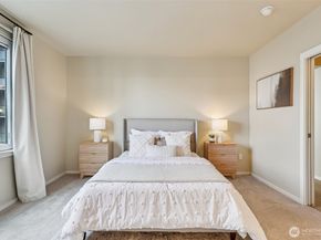 76 Cedar Street S1005, Seattle WA 98121