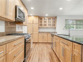 6201 Island Crest Way, Mercer Island WA 98040