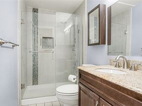 6201 Island Crest Way, Mercer Island WA 98040