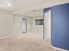 6201 Island Crest Way, Mercer Island WA 98040