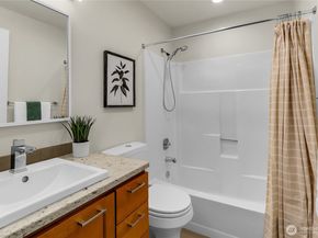 1550 NW 195th Street 106, Shoreline WA 98177