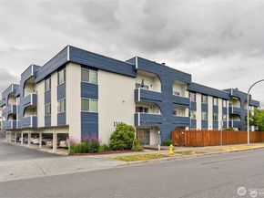 1100 Ave NE Harrington Avenue NE 211, Renton WA 98056