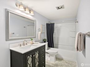 1100 Ave NE Harrington Avenue NE 211, Renton WA 98056