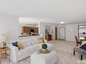20617 28th Avenue W D2, Lynnwood WA 98036