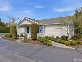 20617 28th Avenue W D2, Lynnwood WA 98036