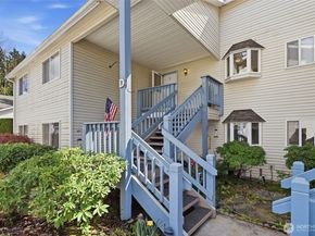 20617 28th Avenue W D2, Lynnwood WA 98036