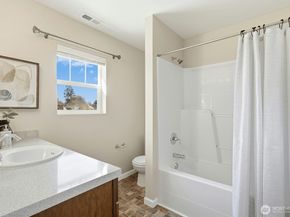 3301 176th Place SE, Bothell WA 98012