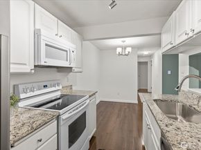 14200 NE 171st St E104, Woodinville WA 98072