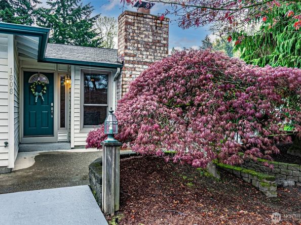 1808 Riverview Drive NE, Auburn WA 98002