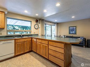 1808 Riverview Drive NE, Auburn WA 98002