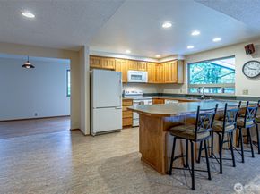 1808 Riverview Drive NE, Auburn WA 98002