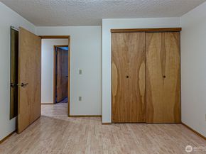 1808 Riverview Drive NE, Auburn WA 98002