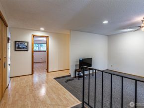 1808 Riverview Drive NE, Auburn WA 98002