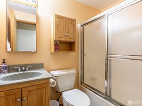 1808 Riverview Drive NE, Auburn WA 98002