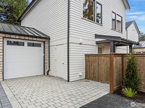 9315 132nd Avenue NE, Kirkland WA 98033
