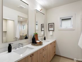 9315 132nd Avenue NE, Kirkland WA 98033