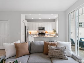 205 Newport Way NW J1, Issaquah WA 98027