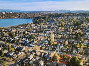 528 N 70th Street, Seattle WA 98103