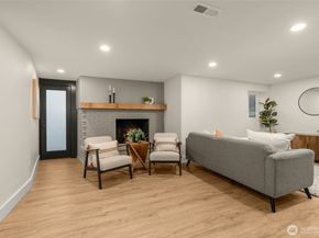 7017 NE 155th Place, Kenmore WA 98028