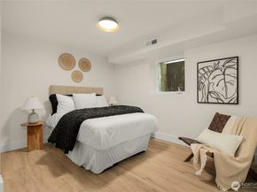 7017 NE 155th Place, Kenmore WA 98028