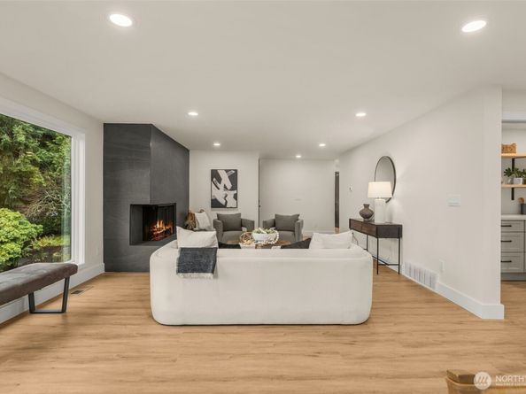 7017 NE 155th Place, Kenmore WA 98028