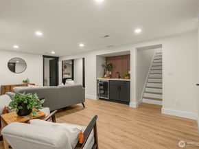 7017 NE 155th Place, Kenmore WA 98028