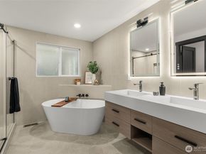 7017 NE 155th Place, Kenmore WA 98028