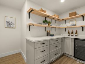 7017 NE 155th Place, Kenmore WA 98028