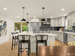 7017 NE 155th Place, Kenmore WA 98028