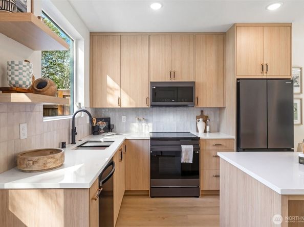 11013 Goodwin Way NE, Seattle WA 98125