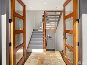 1030 Washington Place E, Seattle WA 98112