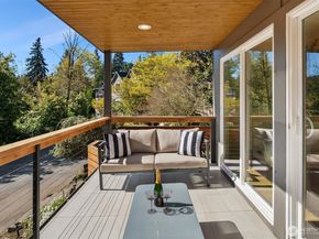 1030 Washington Place E, Seattle WA 98112