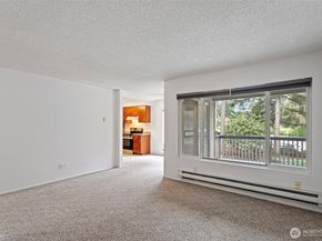 5620 200th Street SW A102, Lynnwood WA 98036