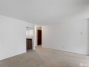 5620 200th Street SW A102, Lynnwood WA 98036
