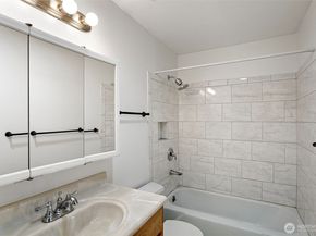 5620 200th Street SW A102, Lynnwood WA 98036