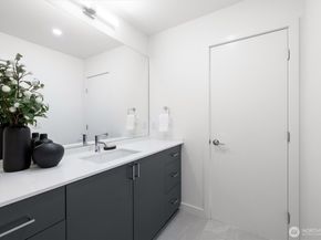 6608 Carleton Avenue S B, Seattle WA 98108