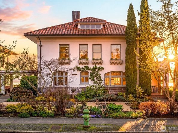 2844 Cascadia Avenue S, Seattle WA 98144