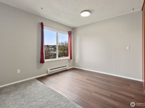 2562 Thorndyke Avenue W 303, Seattle WA 98199