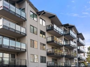 2562 Thorndyke Avenue W 303, Seattle WA 98199