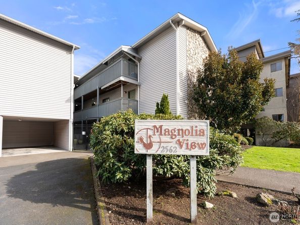 2562 Thorndyke Avenue W 303, Seattle WA 98199