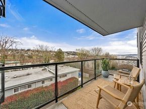 2562 Thorndyke Avenue W 303, Seattle WA 98199
