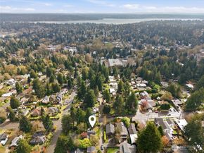 9617 15th Avenue NE, Seattle WA 98115
