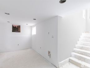 9617 15th Avenue NE, Seattle WA 98115