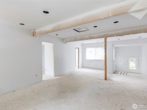 9617 15th Avenue NE, Seattle WA 98115