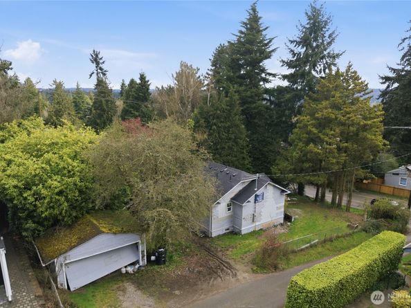 9617 15th Avenue NE, Seattle WA 98115