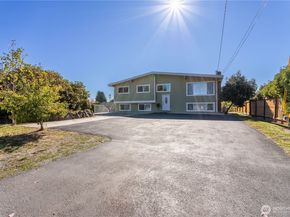 3905 NE 6th Street, Renton WA 98056