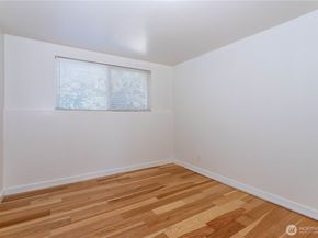 3905 NE 6th Street, Renton WA 98056