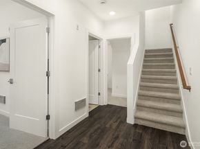 7514 15th Avenue NW F, Seattle WA 98117